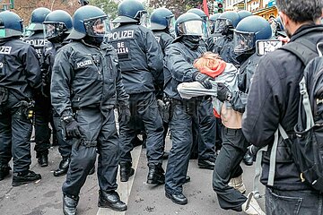 Pro-Palästina-Demo in Berlin nach Ausschreitungen aufgelöst