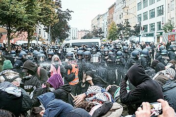 Pro-Palästina-Demo in Berlin nach Ausschreitungen aufgelöst