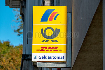 Deutsche Post / DHL Schild der Post-Filiale in Schleswig