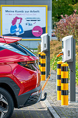 Hyundai Tucson plug in an der Ladesaeule