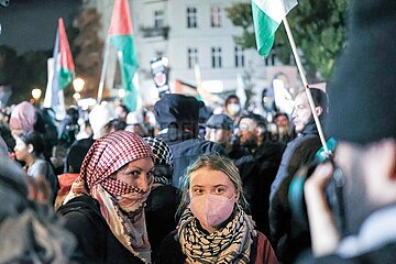 Greta Thunberg auf Palästina Demo in Berlin zum 7. Oktober