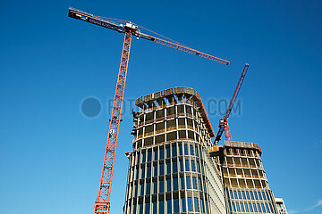 Berlin  Deutschland - Baukraene am Bauprojekt upbeat am noerdlichen Ende der Europacity in Berlin-Mitte.