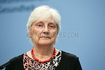 Berlin  Deutschland - Heike Baehrens bei der Pressekonferenz zum Thema Krankenhausreform.