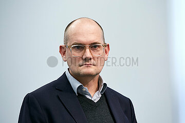 Berlin  Deutschland - Janosch Dahmen bei der Pressekonferenz zum Thema Krankenhausreform.