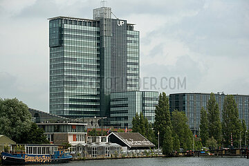 Niederlande  Amsterdam - UP Office Building am frueheren Meeresarm IJ (Stadtzentrum)