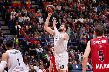 EuroLeague: EA7 Emporio Armani Olimpia Milano vs Paris Basketball