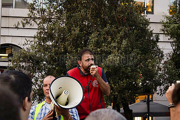 Greece: Delivery workers drive their motorcycles demanding better working conditions.