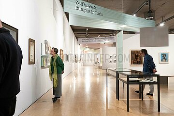 Presse-Rundgang der Ausstellung Aber hier leben? Nein danke.
Surrealismus + Antifaschismus  im Lenbachhaus