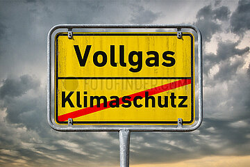 Symbolisches Ortsschild Klimaschutz - Vollgas