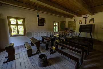 Ukraine  Lwiw - Dorfschule von 1880 (KUK-Zeit)  Region Lwiw  Freilichtmuseum Schewtschenkiwskyj Haj mit historischen ukrainischen Baudenkmaelern