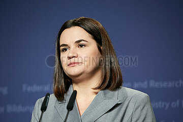 Berlin  Deutschland - Die belarussische Buergerrechtlerin Swetlana Tichanowskaja bei einer Pressekonferenz im Bundesministerium fuer Bildung und Forschung.