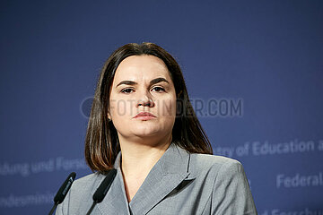 Berlin  Deutschland - Die belarussische Buergerrechtlerin Swetlana Tichanowskaja bei einer Pressekonferenz im Bundesministerium fuer Bildung und Forschung.