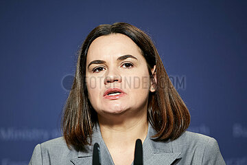 Berlin  Deutschland - Die belarussische Buergerrechtlerin Swetlana Tichanowskaja bei einer Pressekonferenz im Bundesministerium fuer Bildung und Forschung.