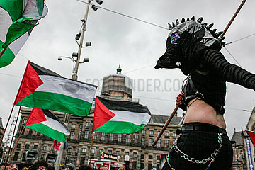 Protest for the right to protest in Amsterdam