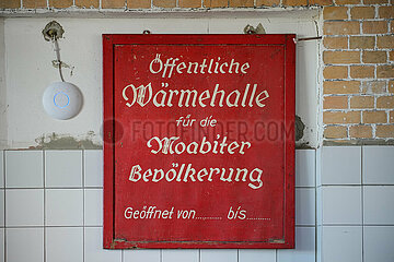 Schild - Waermehalle im ZKU Berlin