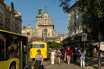 Ukraine  Lwiw - Ukraine  Lwiw - Strassenszene in der Altstadt  seid 1998 auf der UNESCO-Liste des Weltkulturerbes