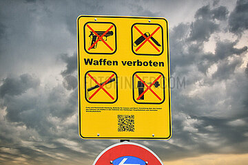 Symbolisches Schild Waffen verboten