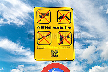 Symbolisches Schild Waffen verboten