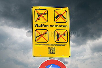 Symbolisches Schild Waffen verboten