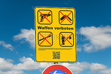 Symbolisches Schild Waffen verboten