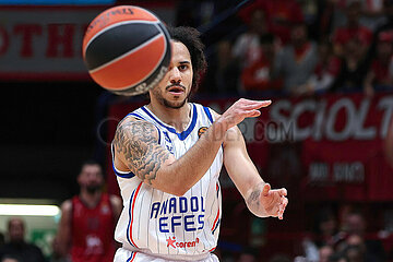 EuroLeague: EA7 Emporio Armani Olimpia Milano vs Anadolu Efes Istanbul