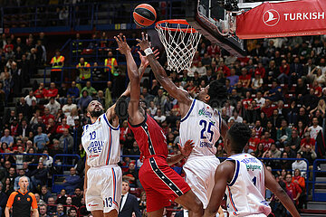 EuroLeague: EA7 Emporio Armani Olimpia Milano vs Anadolu Efes Istanbul