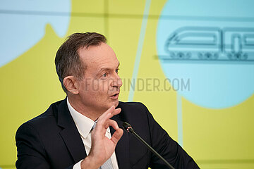 Berlin  Deutschland - Bundesminister Volker Wissing bei der Pressekonferenz zur Vorstellung der neuen Verkehrsprognose 2040.