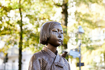 Berlin  Deutschland - Das Trostfrauen-Mahnmal am Unionplatz in Berlin-Moabit.