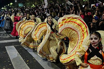 Dia de los Muertos: Day of the Dead Mega Parade of Catrinas