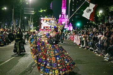 Dia de los Muertos: Day of the Dead Mega Parade of Catrinas