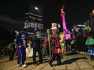 Dia de los Muertos: Day of the Dead Mega Parade of Catrinas