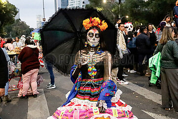 Dia de los Muertos: Mega Day of the Dead Catrina Procession