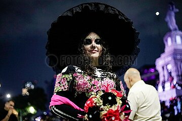 Dia de los Muertos: Mega Day of the Dead Catrina Procession