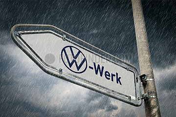 Symbolischer Wegweiser VW-Werk