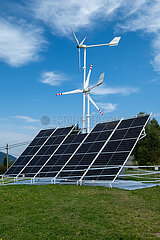 Ukraine  Karpaten  Stryhalnya - MASWES- Mobile Autonomous Solar-Wind Electrical Station im Synevir Nationalpark  autonome  dezentrale Energie wichtig in Kriegszeiten