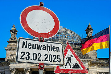 Symbolische Schilder Neuwahlen 23.02.2025