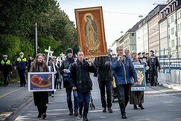 Tausend Kreuze Marsch in München