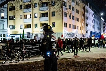 Massive Polizeigewalt bei Hanau Gedenk-Demo in München