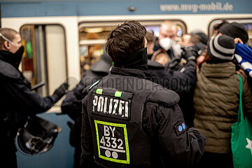 Massive Polizeigewalt bei Hanau Gedenk-Demo in München