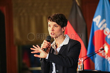 AfD-Kreisverband München-Ost: Fraule Petry kommt 13. Mai 2016 im Hofbräukeller München