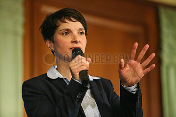 AfD-Kreisverband München-Ost: Fraule Petry kommt 13. Mai 2016 im Hofbräukeller München