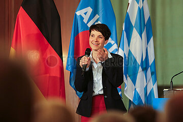 AfD-Kreisverband München-Ost: Fraule Petry kommt 13. Mai 2016 im Hofbräukeller München