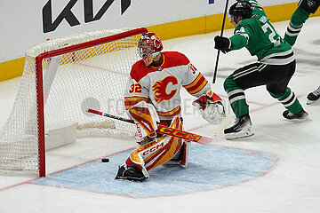 Dallas Stars v Calgary Flames -NHL