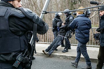 Widersetzen: Proteste gegen den AfD Bundesparteitag in Riesa