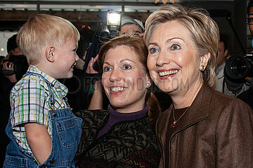 Democratic presidential hopeful Sen. Hillary Rodham Clinton greets supporters and orders breakfast at Palmer s Deli in Des Moines  Iowa  on Saturday  December 8  2007.