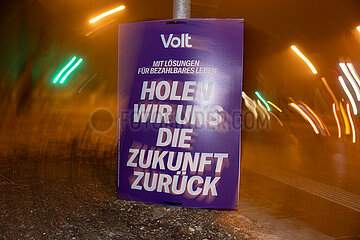 Bundestagswahl 2025: Wahlplakate im Münchner Norden