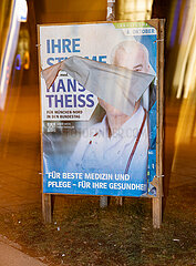 Bundestagswahl 2025: Zerstörte  beschmierte  verunstaltete Wahlplakate im Münchner Norden