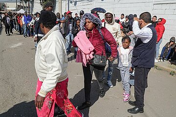 Migrants Apply for Refugee Status in Mexico