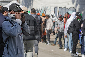 Migrants Apply for Refugee Status in Mexico