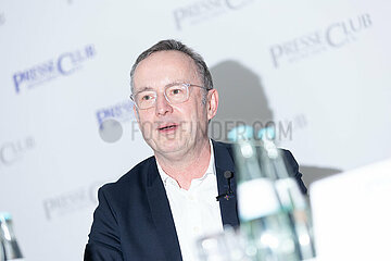 Evangelischer Landesbischof Christian Kopp im Presseclub München